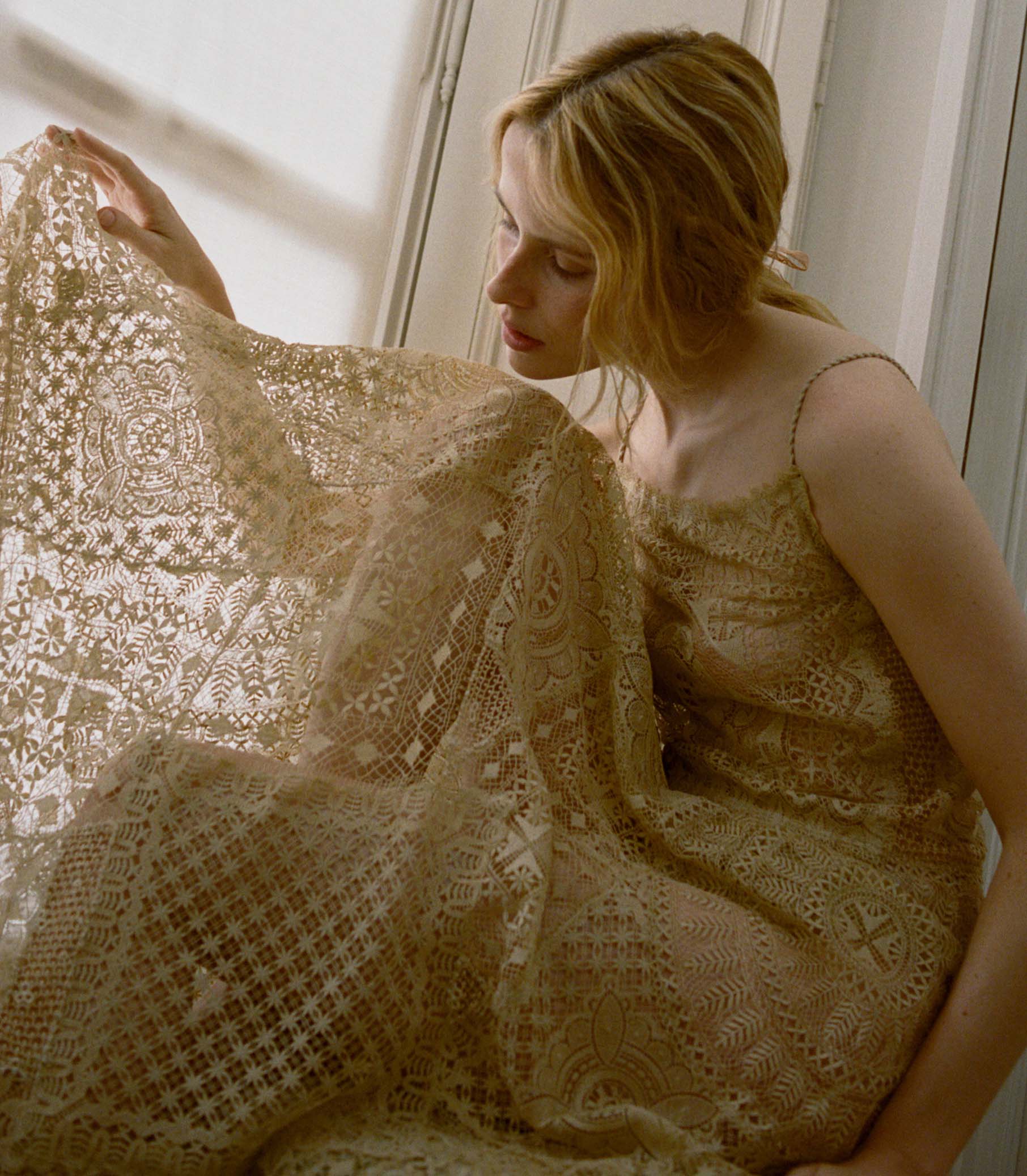 HANDKERCHIEF ANNIVERSARY DRESS -- PAILLE - Image 2