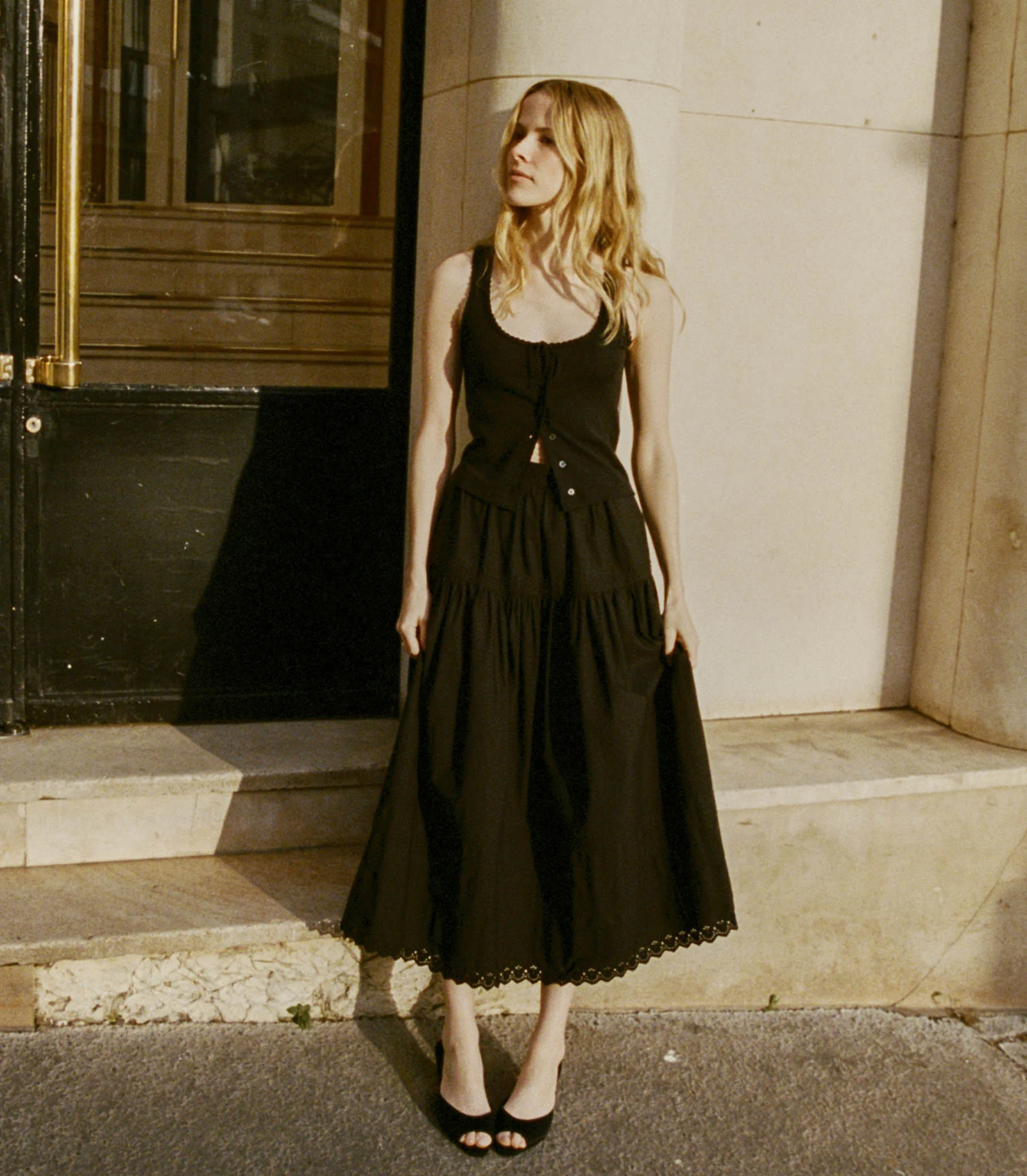 LOIS TANK -- BLACK QUELLE JOLIE POINTELLE - Image 4