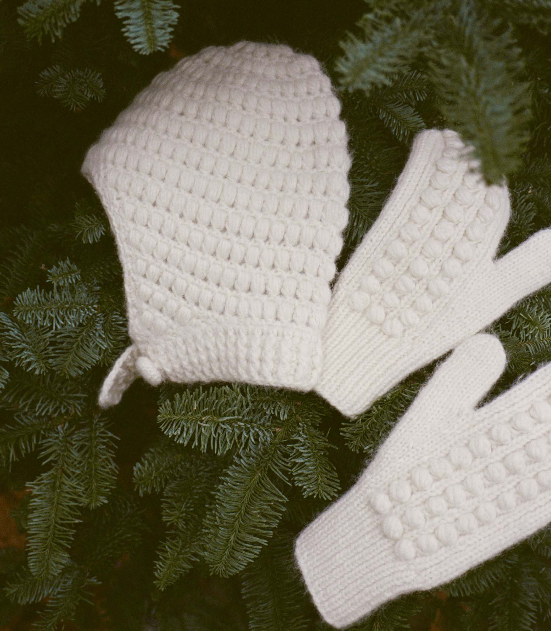 VERBIER MITTENS -- IVORY - Image 5